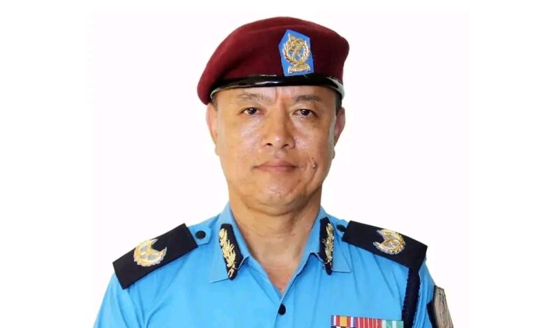 चन्द्रकुबेर खापुङलाई विदेश भ्रमण रोक्का