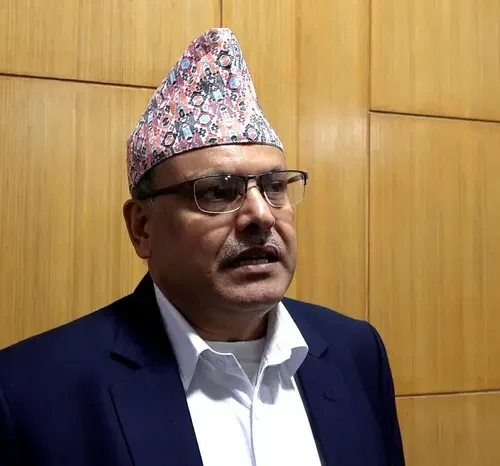 प्रधानमन्त्री र निर्वाचन आयोगका पदाधिकारीहरुबीच आसन्न निर्वाचनको विषयमा छलफल
