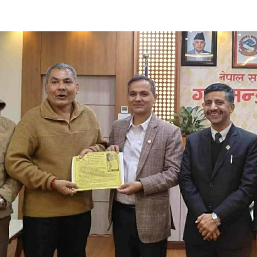 प्रधानमन्त्रीसँग भेट्नेबारे छलफल, दुर्गा प्रसाईंले सरकारसमक्ष राखे माग