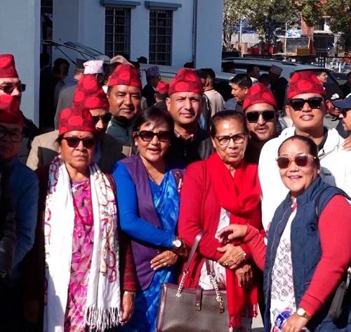  सूर्यअंकित रातो ढाका टोपीमा सजिए एमाले महाधिवेशन प्रतिनिधिहरु