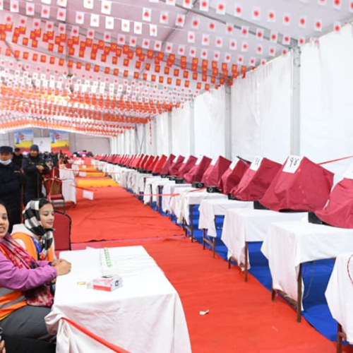 मेसिनबाट चिप्स निकालिँदै, सर्वपक्षीय बैठकपछि मात्रै नतिजा सुनाउने : एमाले मतगणना अपडेट 