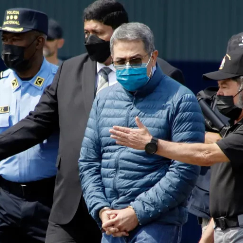 हन्डुरसद्वारा पूर्वराष्ट्रपति हर्नान्डेजविरुद्ध पक्राउ पुर्जी जारी अमेरिकाले माफी दिएपछि