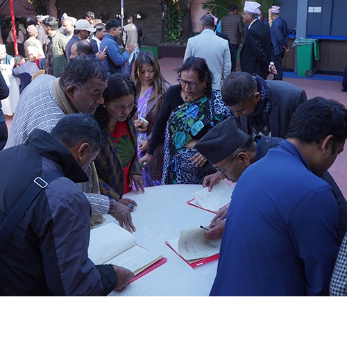 केन्द्रीय कमिटीको पहिलो बैठक बस्दै एमालेको ११ औं महाधिवेशनबाट निर्वाचित तस्वीरहरू