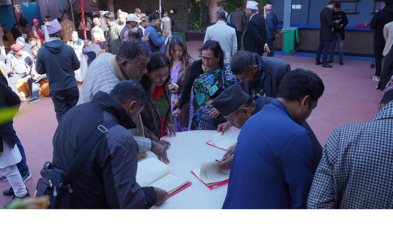 केन्द्रीय कमिटीको पहिलो बैठक बस्दै एमालेको ११ औं महाधिवेशनबाट निर्वाचित तस्वीरहरू