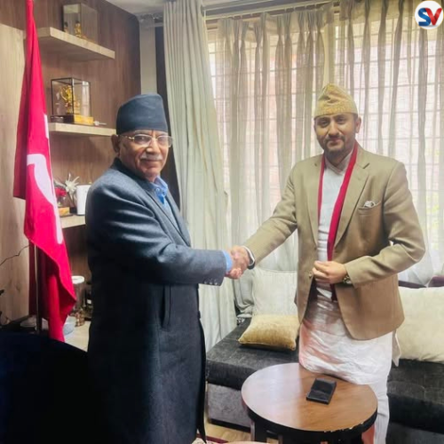 हात्तीबन पुगे सञ्चारमन्त्री, प्रचण्ड भेट्न