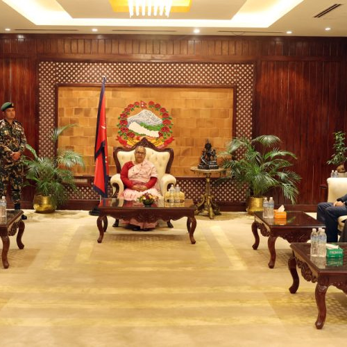 प्रधानमन्त्रीले भनिन् – यो घर तपाईंहरूकै हो – देउवा, ओली र प्रचण्डलाई चुनावी निम्तो दिँदै