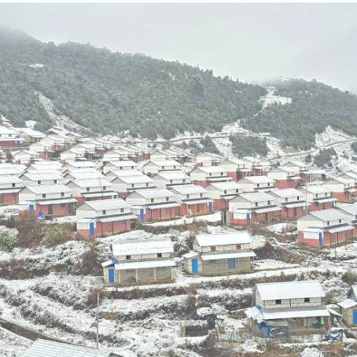 गुप्सीमा हिउँ  तीन वर्षपछि