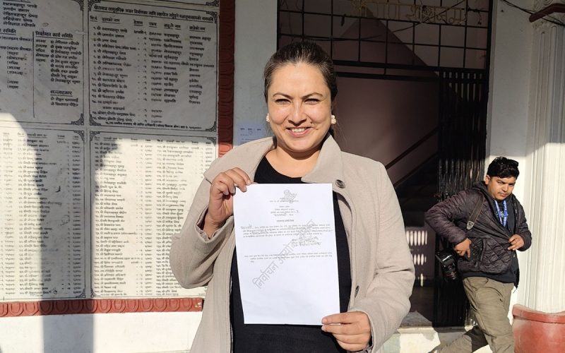 कांग्रेस–एमालेका ‘हेभीवेट’ उम्मेदवारहरूसँग प्रतिस्पर्धा गरिरहेकी निशा अधिकारी