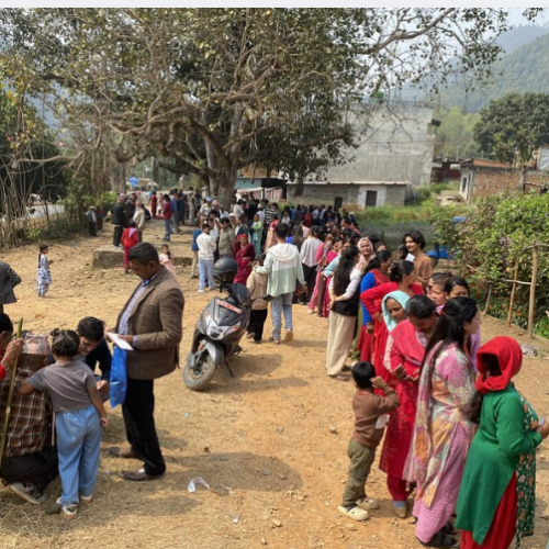 उत्साहजनक रूपमा तनहुँमा मतदान जारी (तस्बिरहरू)