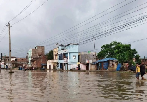 सिरहाको लक्ष्मीचोक क्षेत्र जलमग्न सामान्य वर्षामै