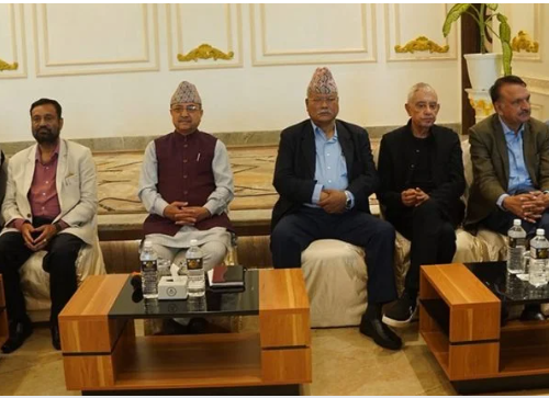 हामीसँग मत बदलेकाहरूले पार्टी छोडेका छैनन् समूह भेलामा पूर्णबहादुरको ब्रिफिङ