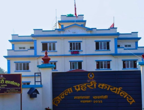 तीन जना पक्राउ – सर्लाहीमा गाडी तोडफोड र प्रहरीमाथि ढुंगामुढा गर्ने