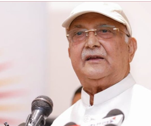 चुच्चे नक्सा छाप्ने र देश बनाउने एमाले कसरी अलोकप्रिय हुन्छ – ओलीको प्रश्न