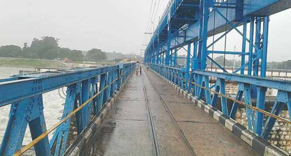 चारपाङ्ग्रे सवारी सञ्चालनमा रोक शारदा ब्यारेजमा