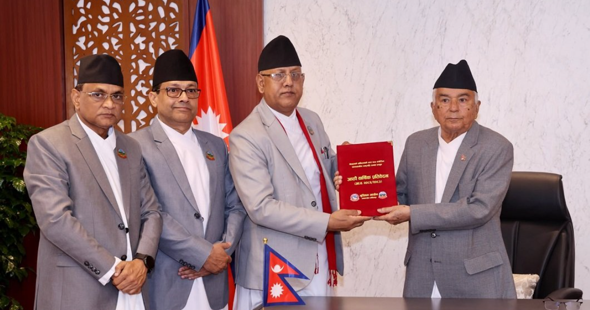 मुस्लिम आयोगको प्रतिवेदन पेस, राष्ट्रपतिसमक्ष