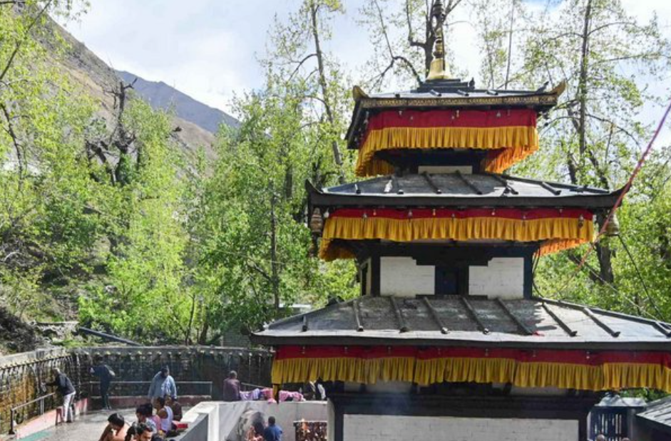 पाँच बैंक खातामा ११ करोड ७६ लाख, मुक्तिनाथमा भेटीको थुप्रो