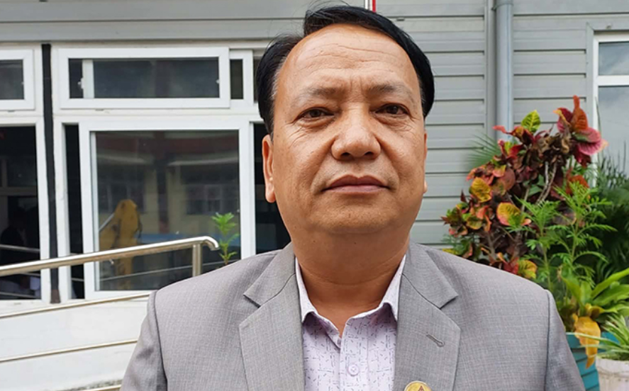 शपथ पनि आजै-बागमतीका प्रदेश प्रमुख देवकोटाले एमालेका थापालाई मुख्यमन्त्री नियुक्त गर्दै